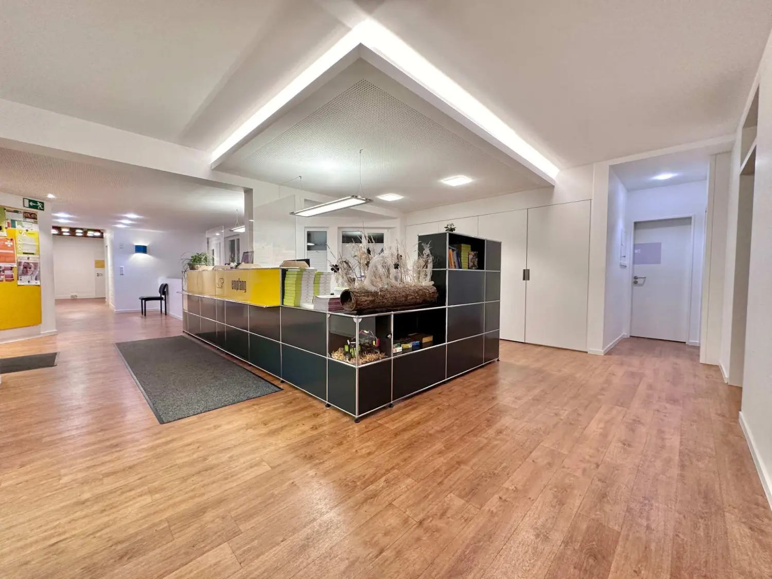 Modernste Büro/Gewerbe Räumlichkeiten zum Mieten in Tiengen von Raum & Zeit Immobilien Treuhand GmbH 