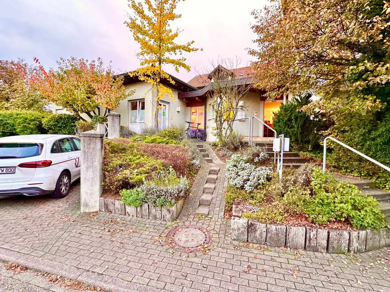 Modernste Büro/Gewerbe Räumlichkeiten zum Mieten in Tiengen von Raum & Zeit Immobilien Treuhand GmbH 