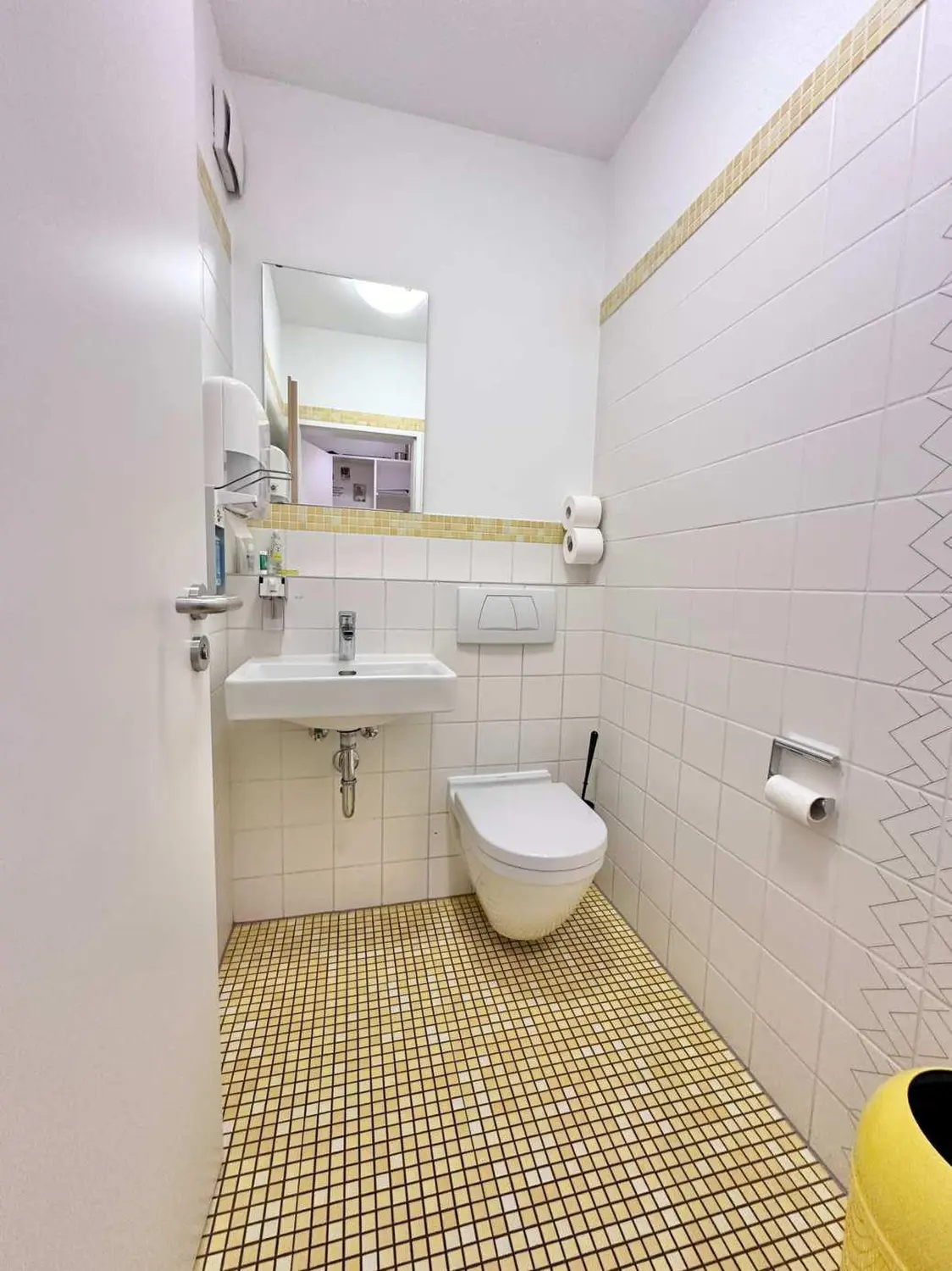 Modernste Büro/Gewerbe Räumlichkeiten zum Mieten in Tiengen von Raum & Zeit Immobilien Treuhand GmbH 